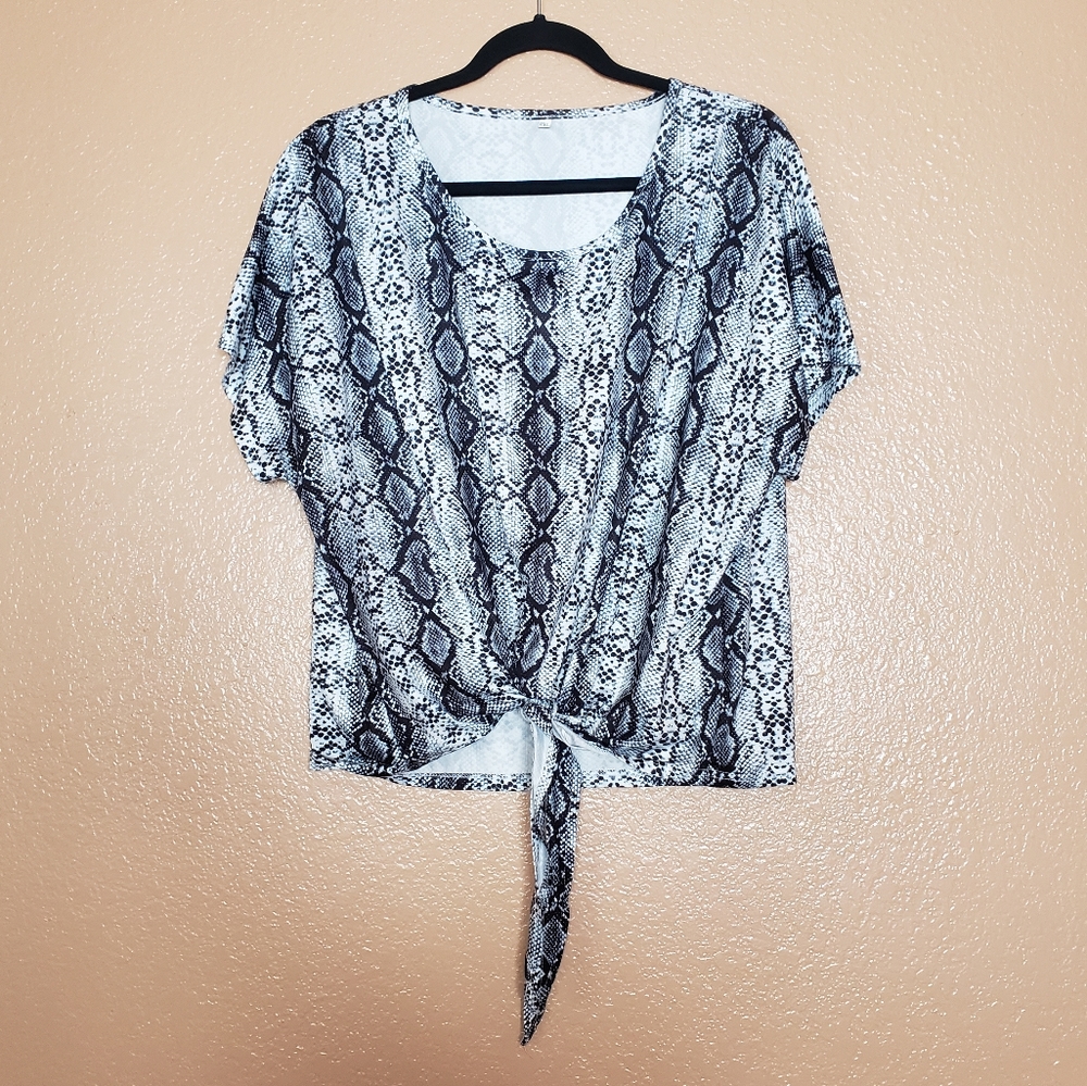 Snake Print Tie Front Top Size 0XL